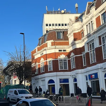 Belvue Serviced Apartment - Ealing Broadway